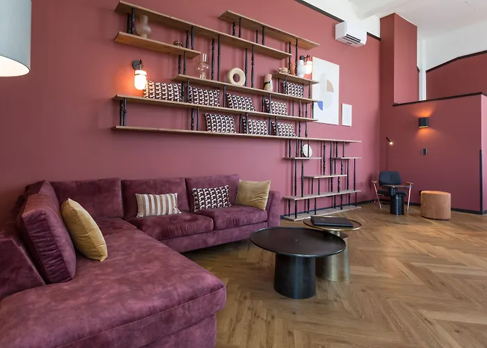 Hotel de Timmerfabriek I Kloeg Collection